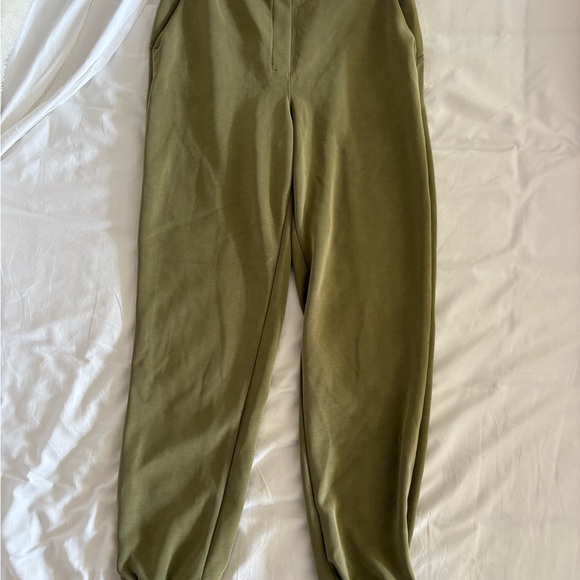 Lululemon Athletica Olive Green Women's Joggers - Picture 1 of 4